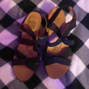 Size 6 mootsie tootsie wedges